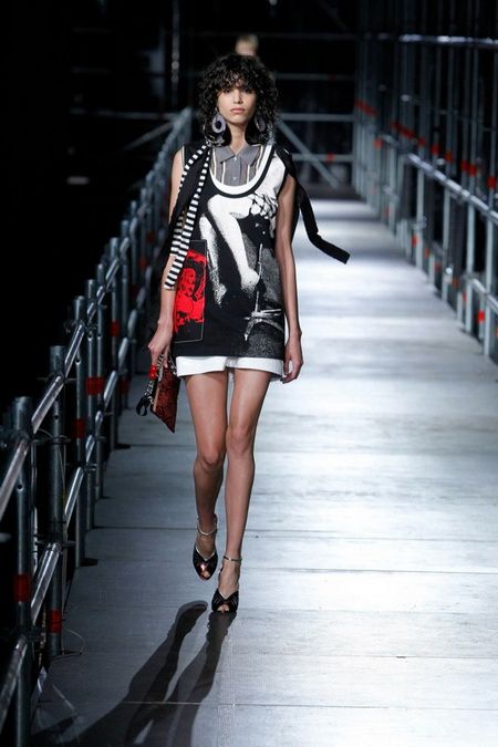 Miu Miu 2016早春度假系列时装秀